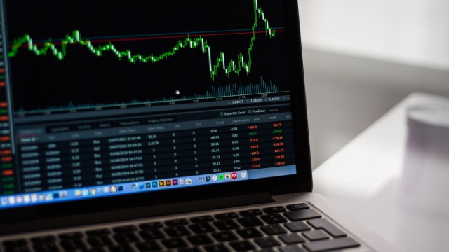 BNB vindt enige vraag, maar vormt een bearish patroon naarmate het de weerstandszone nadert