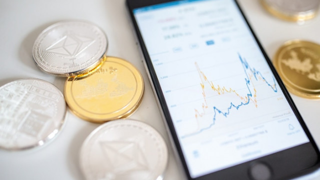 BTC verwerpt $ 45K terwijl ATOM met 5% groeit: analyse