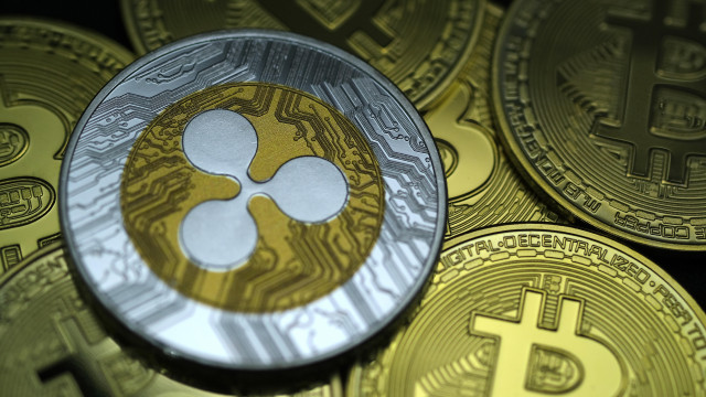 De prijs van Ripple's XRP stijgt plotseling terwijl Bitcoin, Ethereum, BNB, Solana, Cardano, Terra's Luna en Avalanche plat vliegen