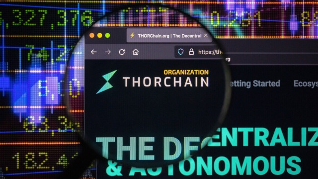 RUNE verlengt rally na renteloze leningen, Synths onthuld